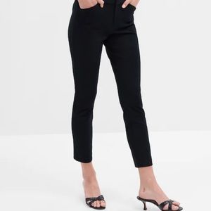 GAP Stretch skinny Black pants | Sz 2 | 2 way stretch clap button closure
